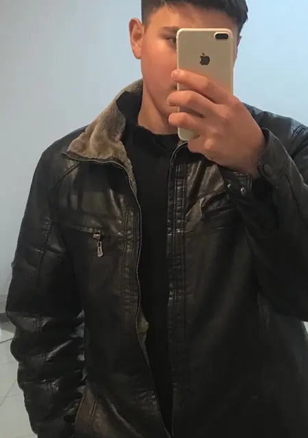 Я Давид, 19, знакомлюсь на одну ночь в Вольске