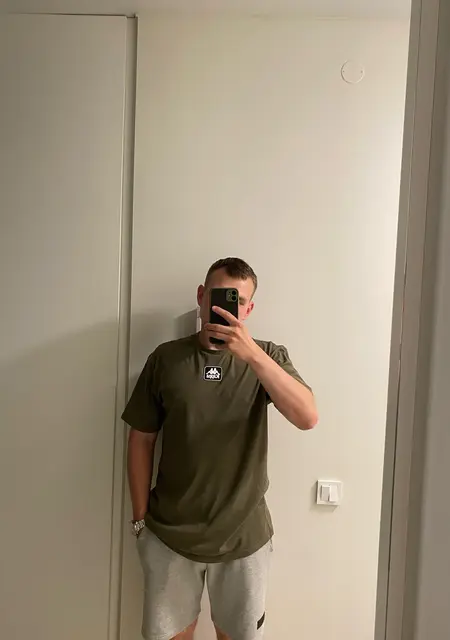 Я Кирилл, 24, из Пугачева, ищу знакомства без обязательств