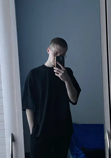 Паша из Нерюнгри, мне 20, познакомлюсь без обязательств