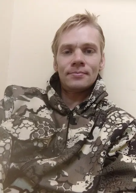 Я Михаил, 40, знакомлюсь для открытые отношения в Твери