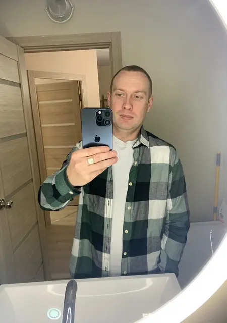 Антон из Ижевска, мне 31, познакомлюсь для общения