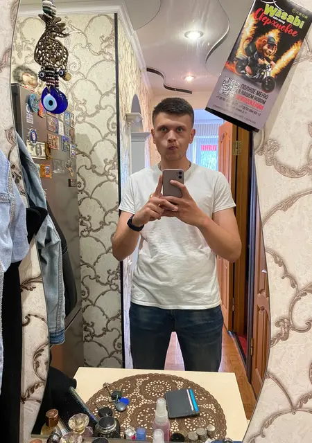 Никита из Керчи, ищу на сайте знакомства на одну ночь