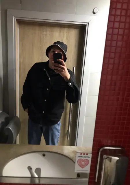 Andrei из Зарайска, мне 19, познакомлюсь на одну ночь