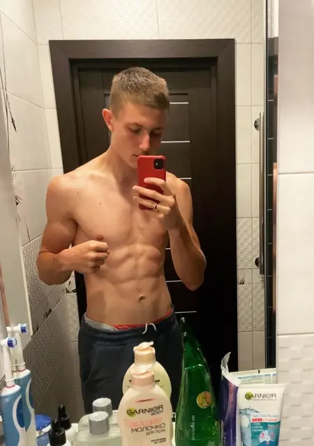 Никита из Ялты, ищу на сайте знакомства на одну ночь