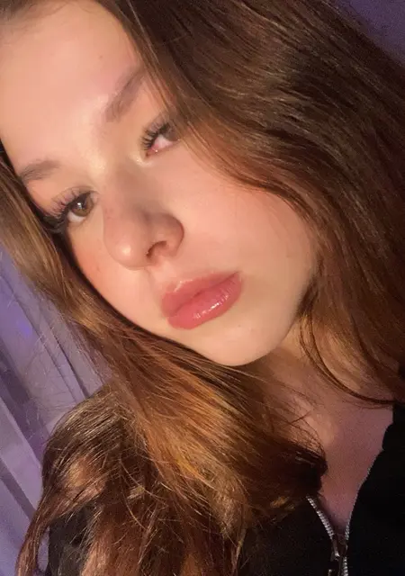 Я Ариша, 18, знакомлюсь для общения в Астрахани