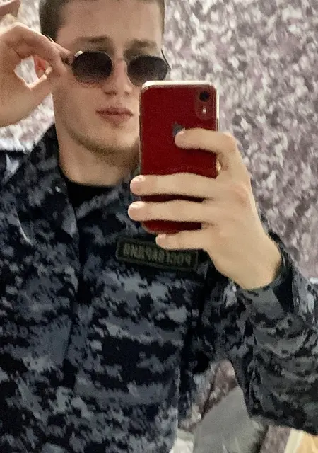 Адам из Каспийска, мне 21, познакомлюсь для вирта