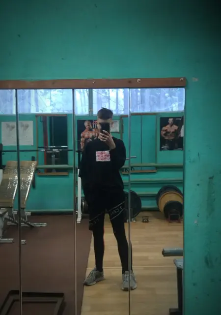 Дмитрий из Брянска, мне 20, познакомлюсь на одну ночь