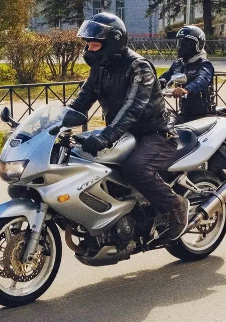 Я Максим, 27, из Рязани, ищу знакомство для открытые отношения