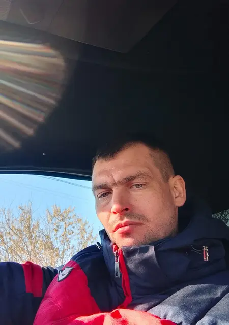 Я Александр, 34, из Кормиловки, ищу знакомства без обязательств