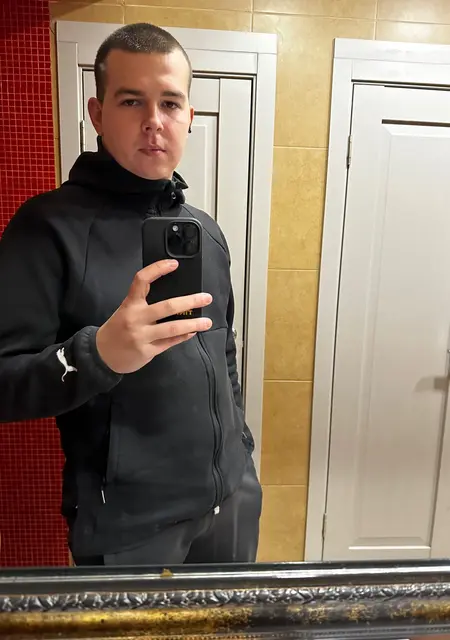 Я Егор, 27, знакомлюсь на одну ночь в Череповце