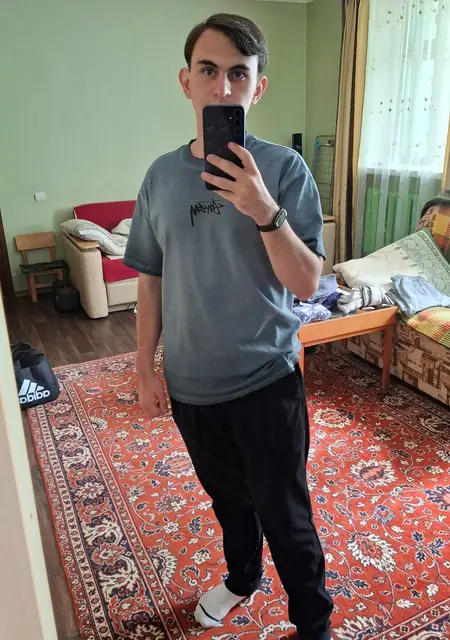 Кирилл из Фурманова, мне 22, познакомлюсь на одну ночь