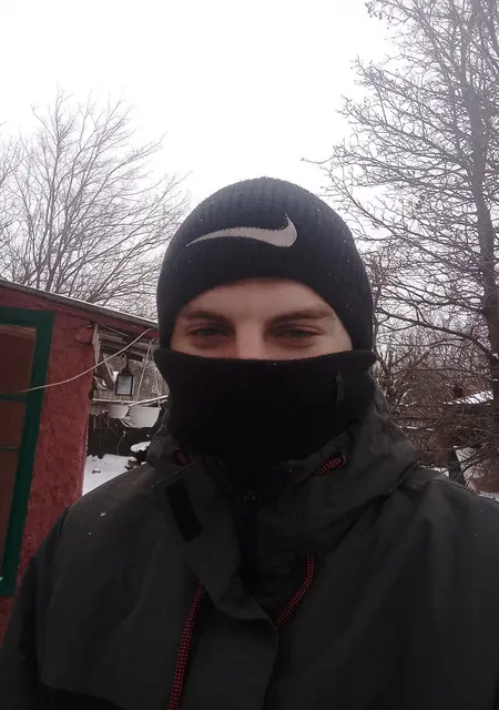 Миша из Донецка, мне 21, познакомлюсь без обязательств