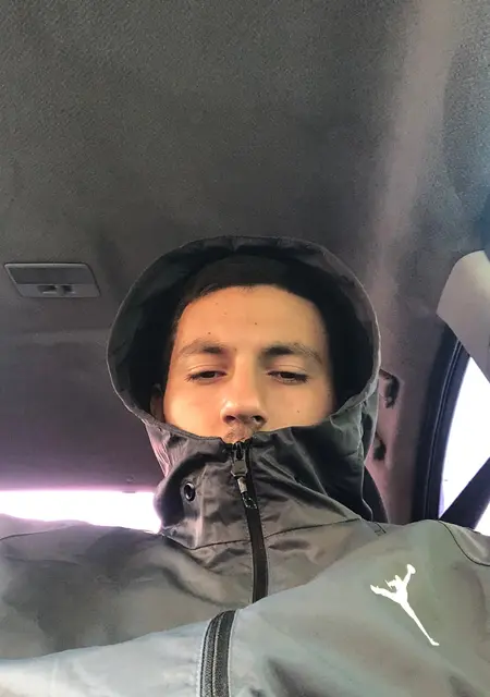 Юрий из Армавира, мне 20, познакомлюсь для приятного времяпровождения