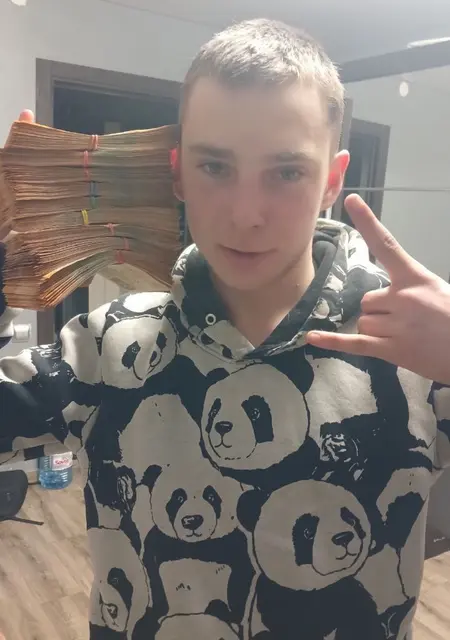 Dmitry из Калининграда, мне 18, познакомлюсь для вирта