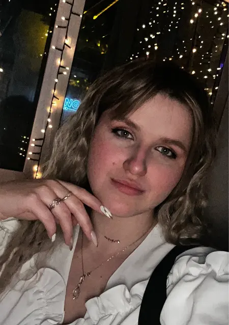 Мария из Саратова, мне 21, познакомлюсь для приятного времяпровождения