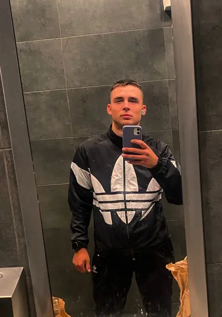 Игорь из Санкт-Петербурга, ищу на сайте знакомства без обязательств