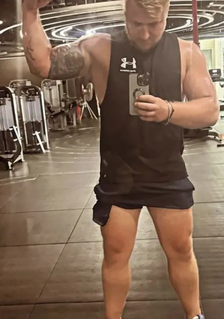 Alex из Белева, мне 38, познакомлюсь на одну ночь