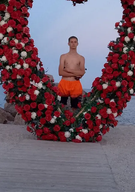 Я Николай, 19 років, знайомлюсь для вірт у Горлівці