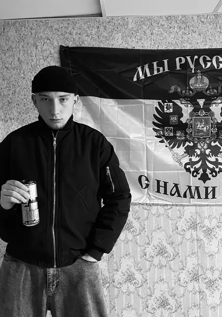 Я Даня, 20, из Смоленска, ищу знакомства на одну ночь