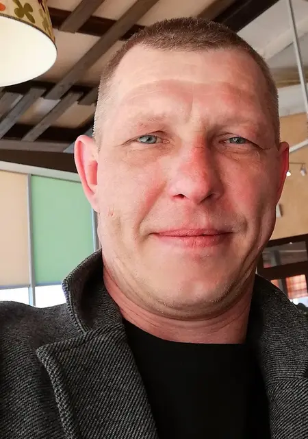 Я Александр, 46, из Шахт, ищу знакомства без обязательств