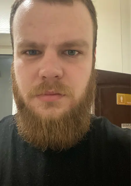 Я Михаил, 27, из Санкт-Петербурга, ищу знакомство для дружбы