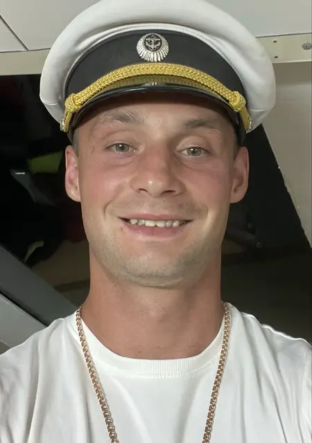 Я Красавчик, 24, знакомлюсь для вирта в Пензе