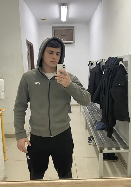 Я Ислам, 18, знакомлюсь без обязательств в Махачкале