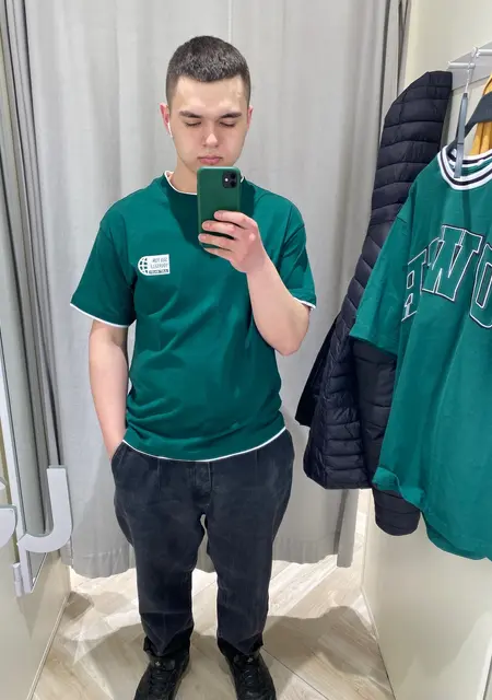 Я Nikita, 21, из Москвы, ищу знакомства без обязательств