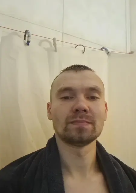 Я Илья, 27, из Магадана, ищу знакомство для вирта