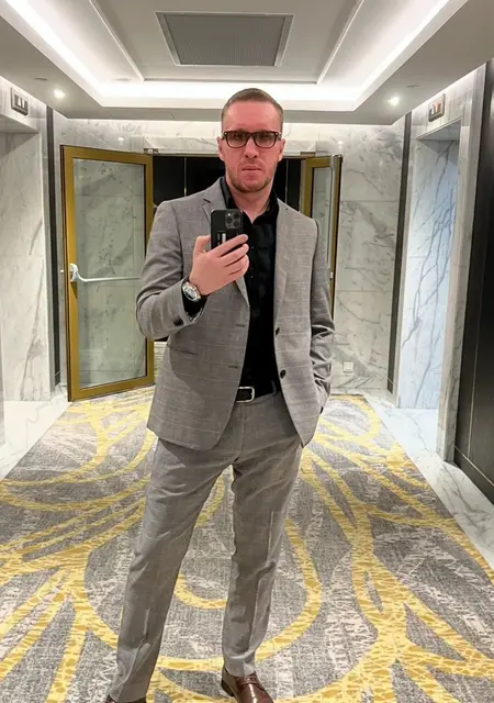 Я Станислав, 41, из Екатеринбурга, ищу знакомство для открытые отношения