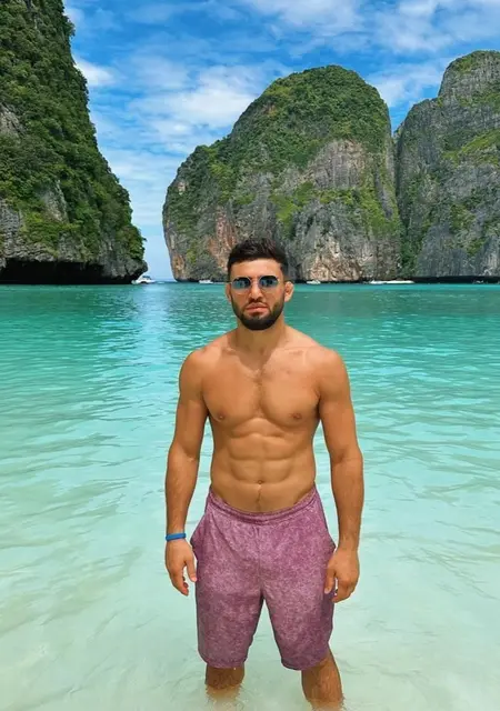 Я Артем, 28, знакомлюсь на одну ночь в Каменске-Уральском