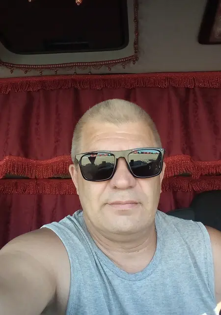 Я Андрей, 56, из Екатеринбурга, ищу знакомства на одну ночь