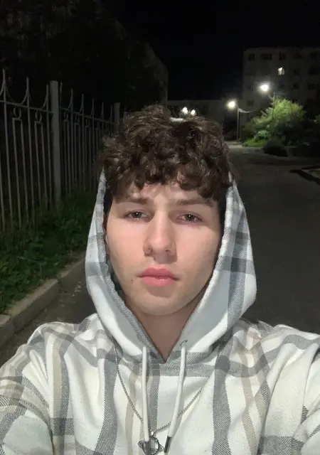 Я Артём, 20, знакомлюсь без обязательств в Магадане