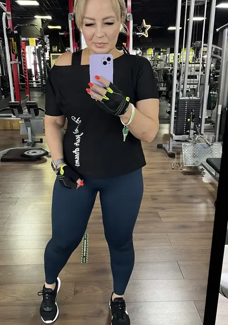 Я Лилия, 45, из Москвы, ищу знакомство для открытые отношения