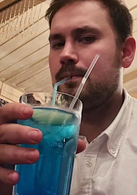 Влад из Вологды, мне 32, познакомлюсь без обязательств