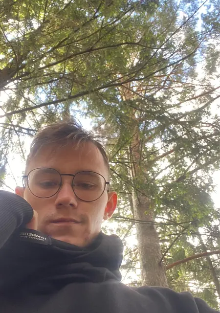 Андрей из Ижевска, мне 23, познакомлюсь без обязательств