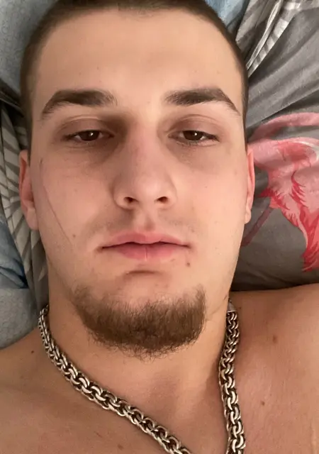 Вова из Электростали, мне 19, познакомлюсь на одну ночь