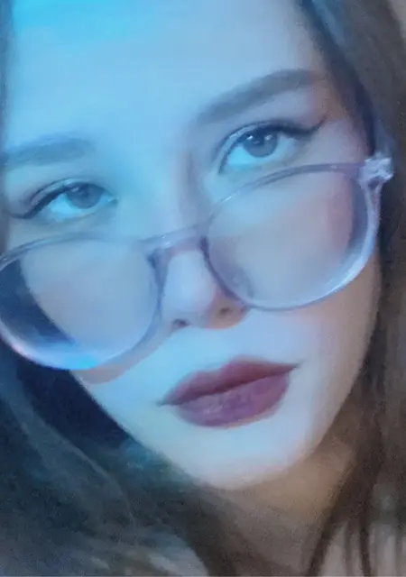 Алена из Тюмени, мне 21, познакомлюсь для общения