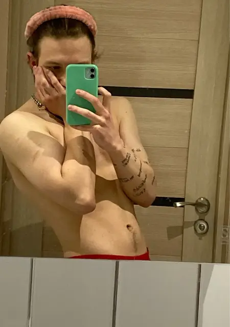 Я Никитка, 20, из Казани, ищу знакомство для открытые отношения