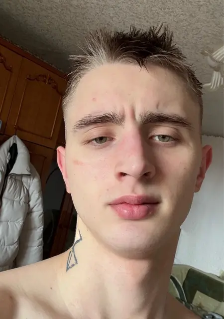 Артем из Владикавказа, мне 22, познакомлюсь для вирта