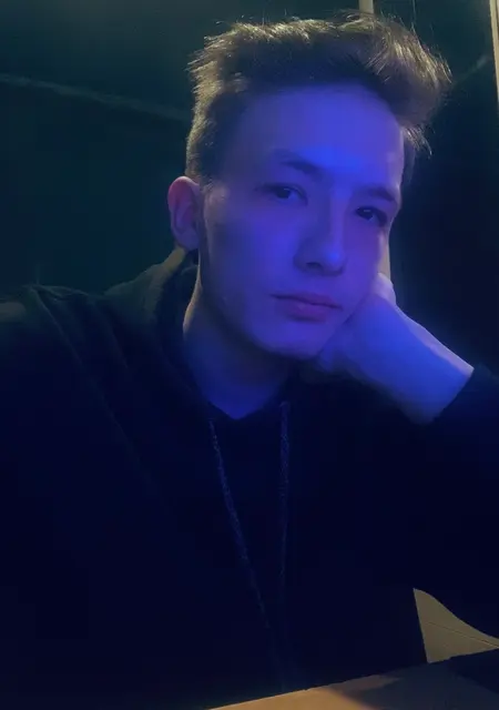 Я Артём, 20, из Улан-Удэ, ищу знакомство для постоянных отношений