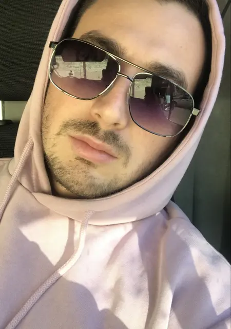 Артем из Саратова, ищу на сайте постоянные отношения