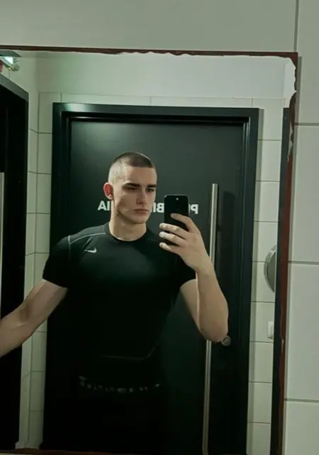 Я Сережа, 29, знакомлюсь на одну ночь в Красноярске