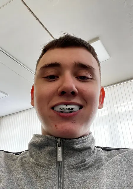 Я Илья, 19, знакомлюсь без обязательств в Туле
