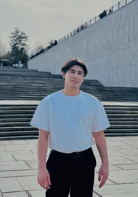 Я Sarvar, 25, из Москвы, ищу знакомство для приятного времяпровождения