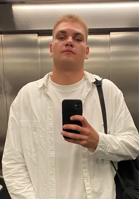 Я Альмир, 19, из Москвы, ищу знакомства без обязательств