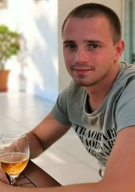Жека из Нижнего Тагила, ищу на сайте знакомства на одну ночь