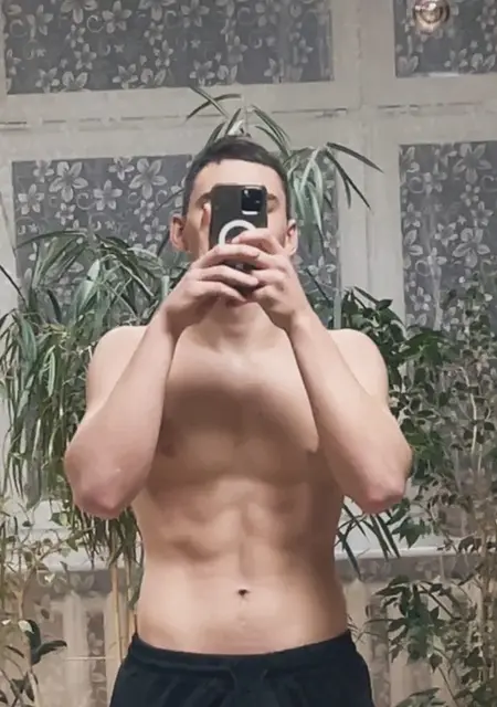 Артём из Вологды, мне 19, познакомлюсь без обязательств