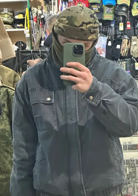 Я Максим, 18, знакомлюсь для вирта в Санкт-Петербурге