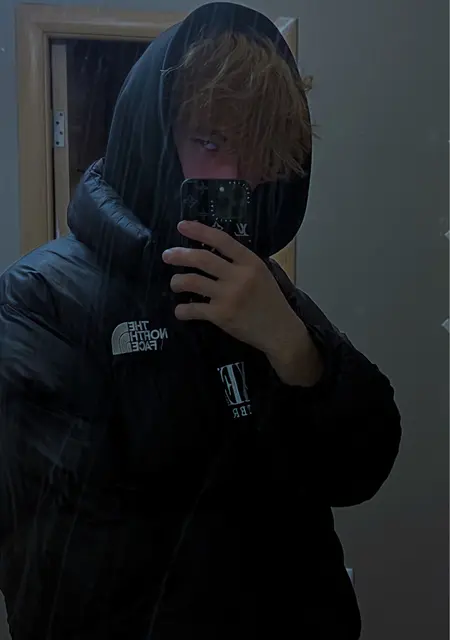 Фил из Новосибирска, мне 26, познакомлюсь на одну ночь